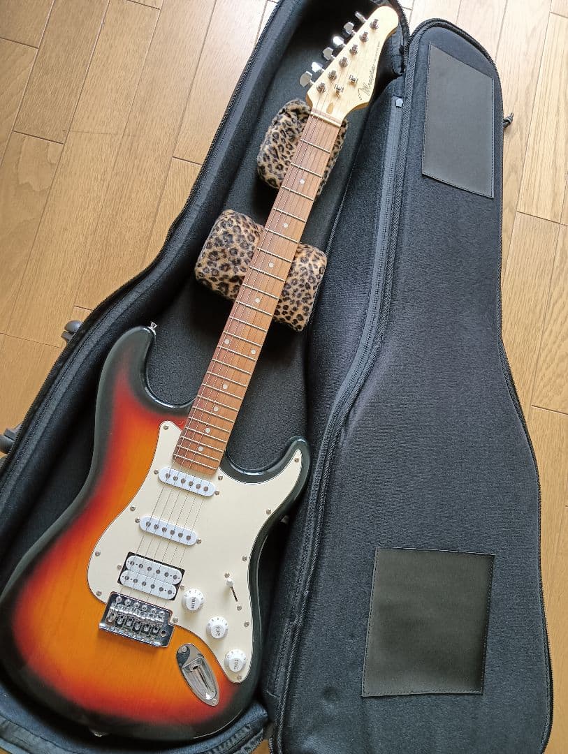 メイビスMavisエレキギター　イシバシ楽器　高級ギグバッグ付　未使用に近い美品