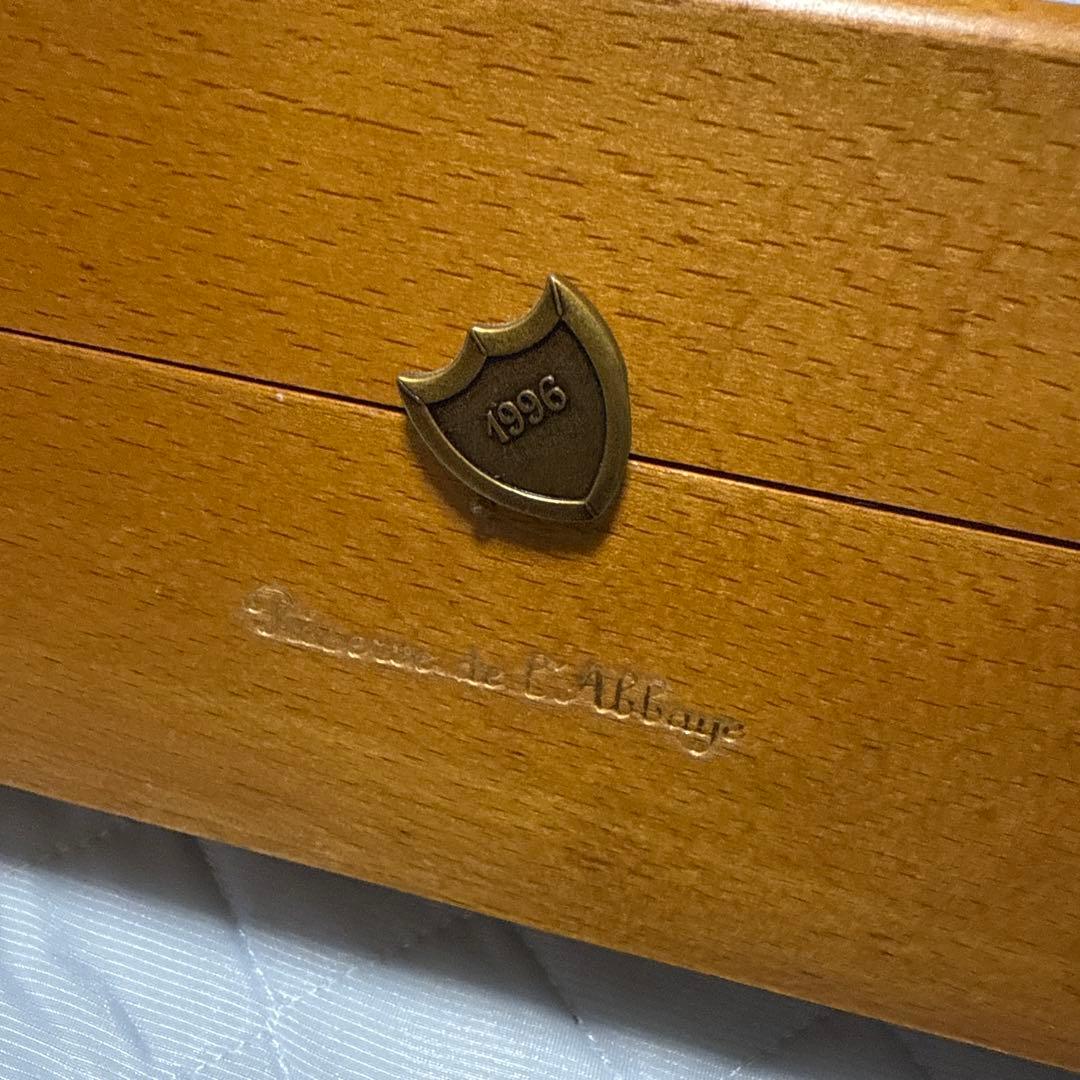 ドン・ペリニョン シャンパン 1993年 (木箱入り1996年)