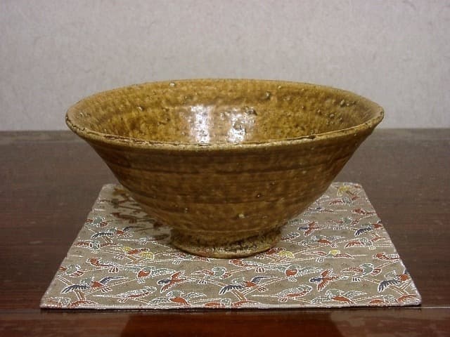 三朝焼　森田無想作　在銘　伊羅保　茶碗　無傷　保証　桐箱新調。