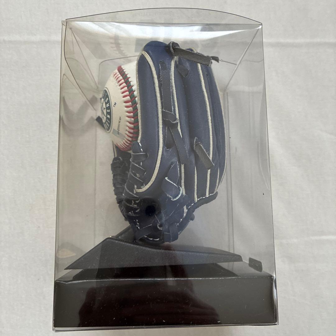 イチロー　ミニグローブ＆サインボール