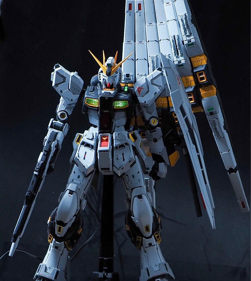 PG UNLEASHED 1/60 νガンダム　全塗装　完成品　uvカット