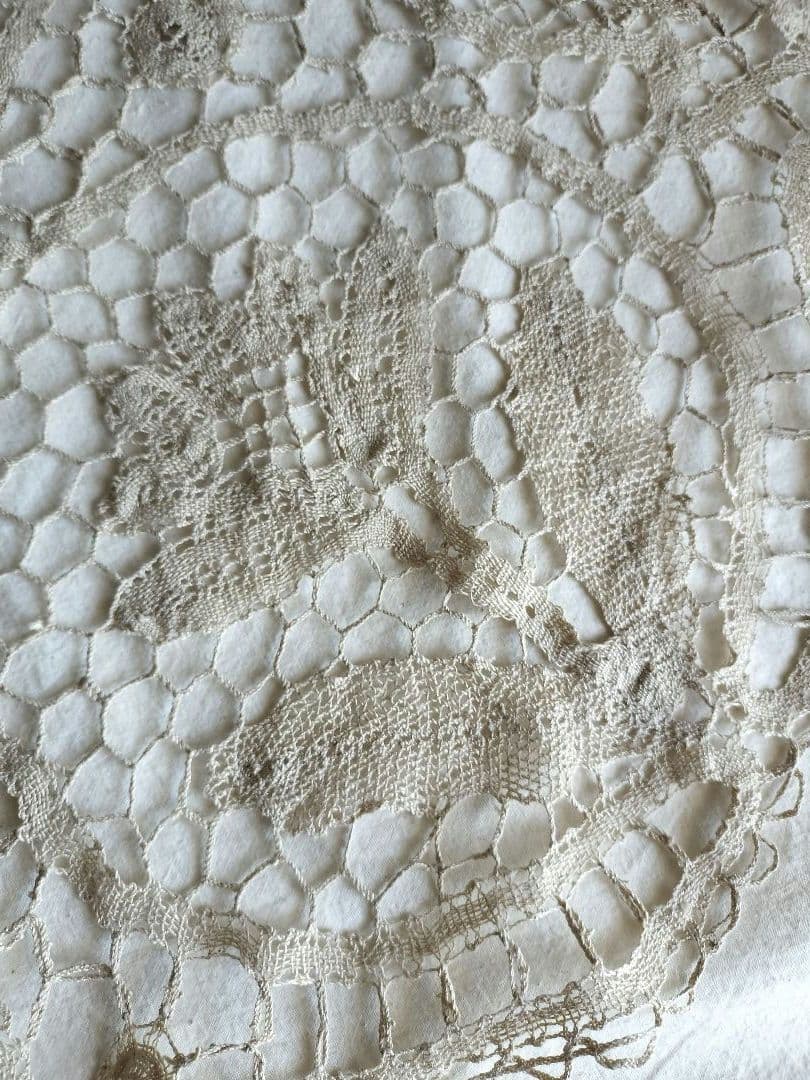 フランスVintage　薄ベージュ　レース編み　◯型テーブルクロス
