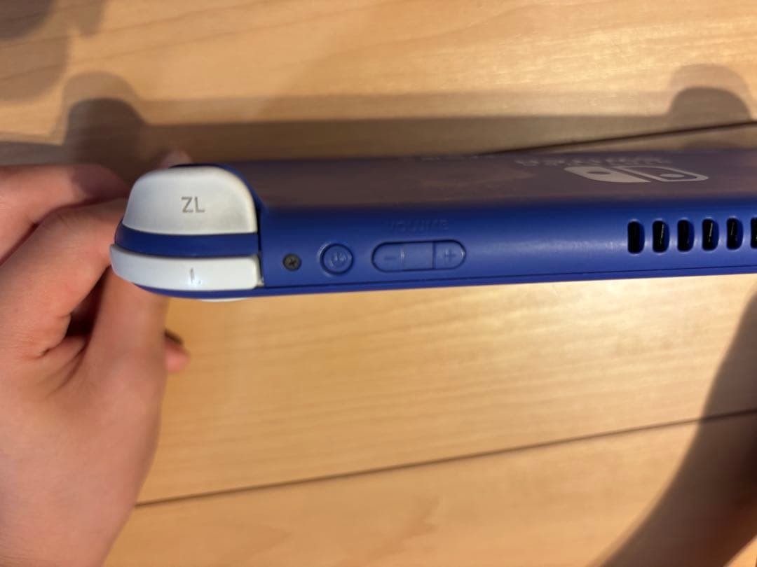 Nintendo Switch Lite ブルー　おまけ⭐︎アミーボ付き