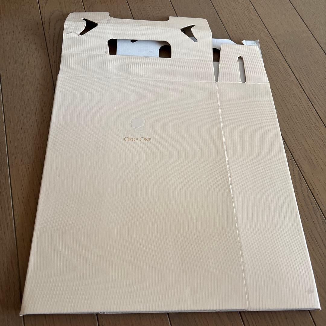 手に入らない！？オーパスワンワイナリー限定の超絶希少3本入り紙製ギフトボックス