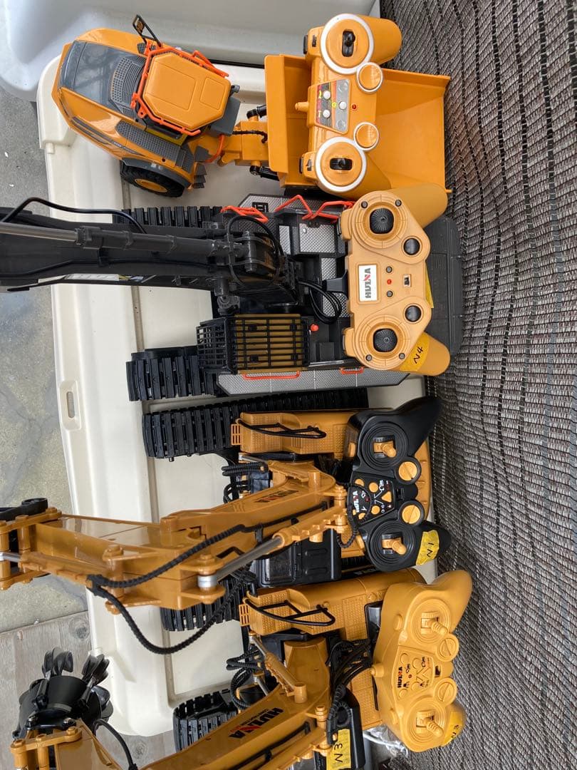 リモコン付きミニ重機セット　1/14