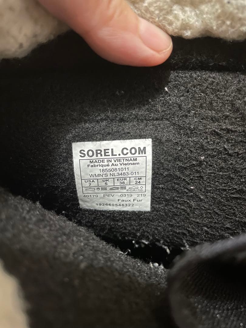 SOREL ファー付きウィンターブーツ 女性用 黒