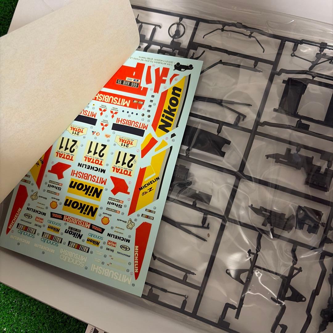 タミヤ1/24 三菱パジェロ92年パリ〜ル・カップ優勝車 プラモデル