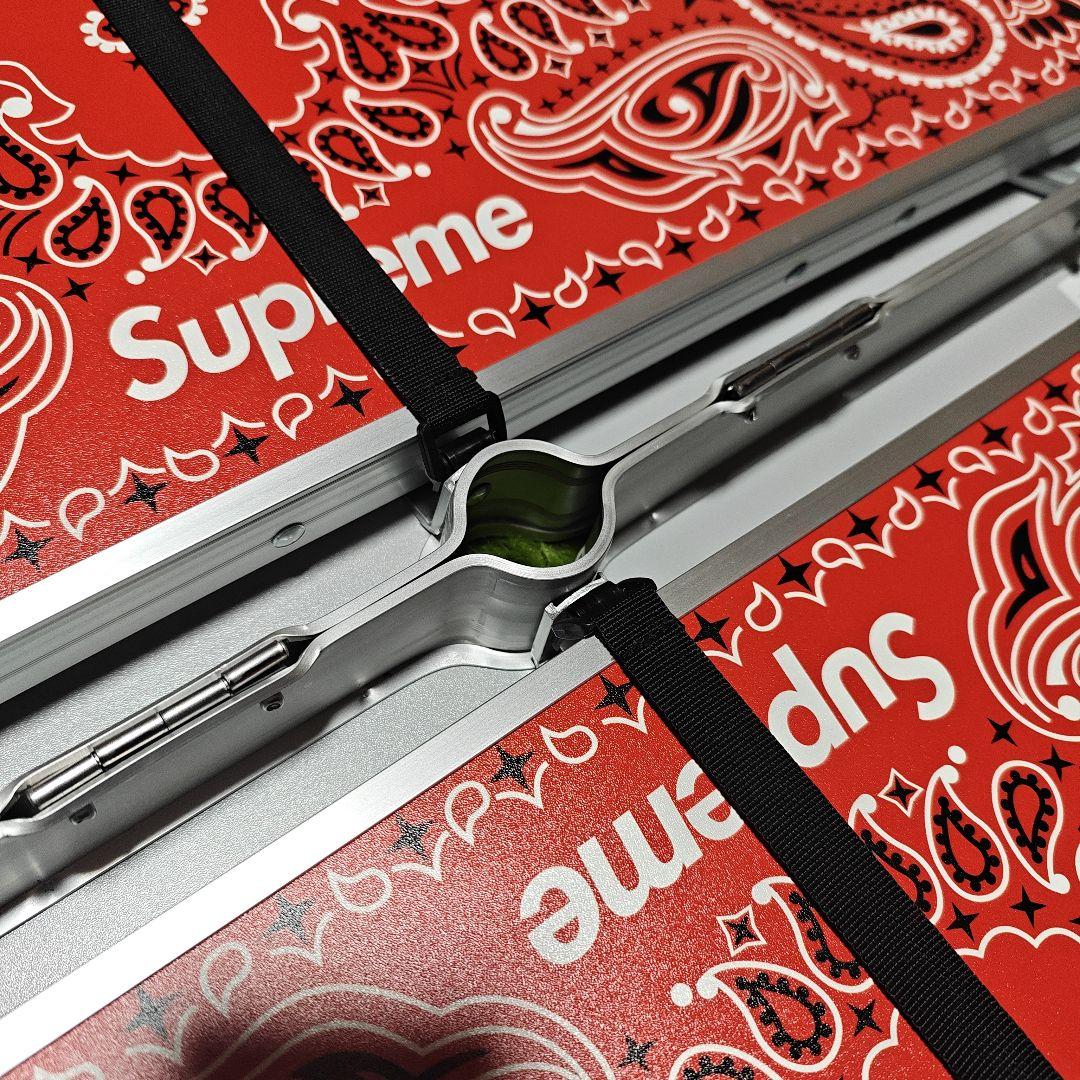 Supreme®/Coleman® Folding Table Set