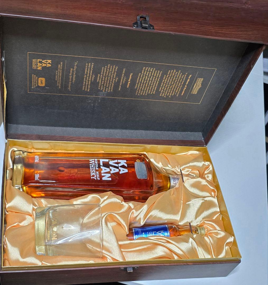 ニ*ク様 KAVALAN SINGLE MALT WHISKY 木箱入り