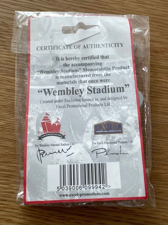 ウェンブリースタジアム　解体メモリアルキーホルダー