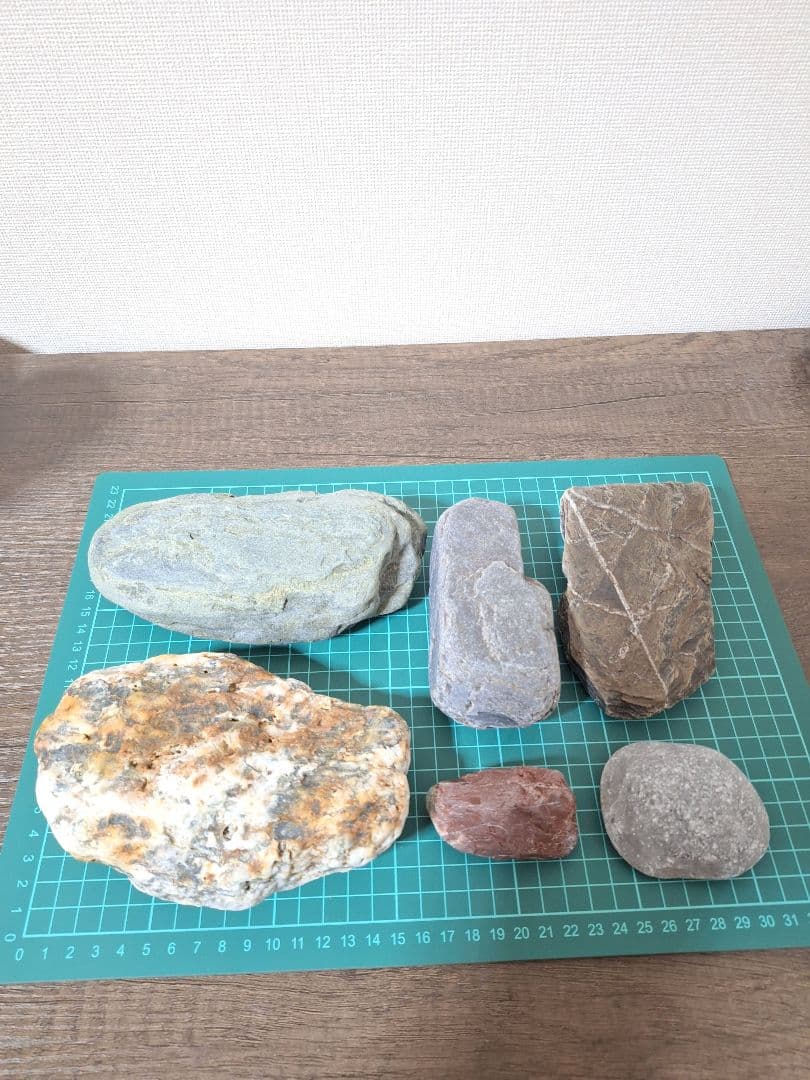今回限り！徳島県産！カラフル水槽用石６個セット　阿波青石　チャート