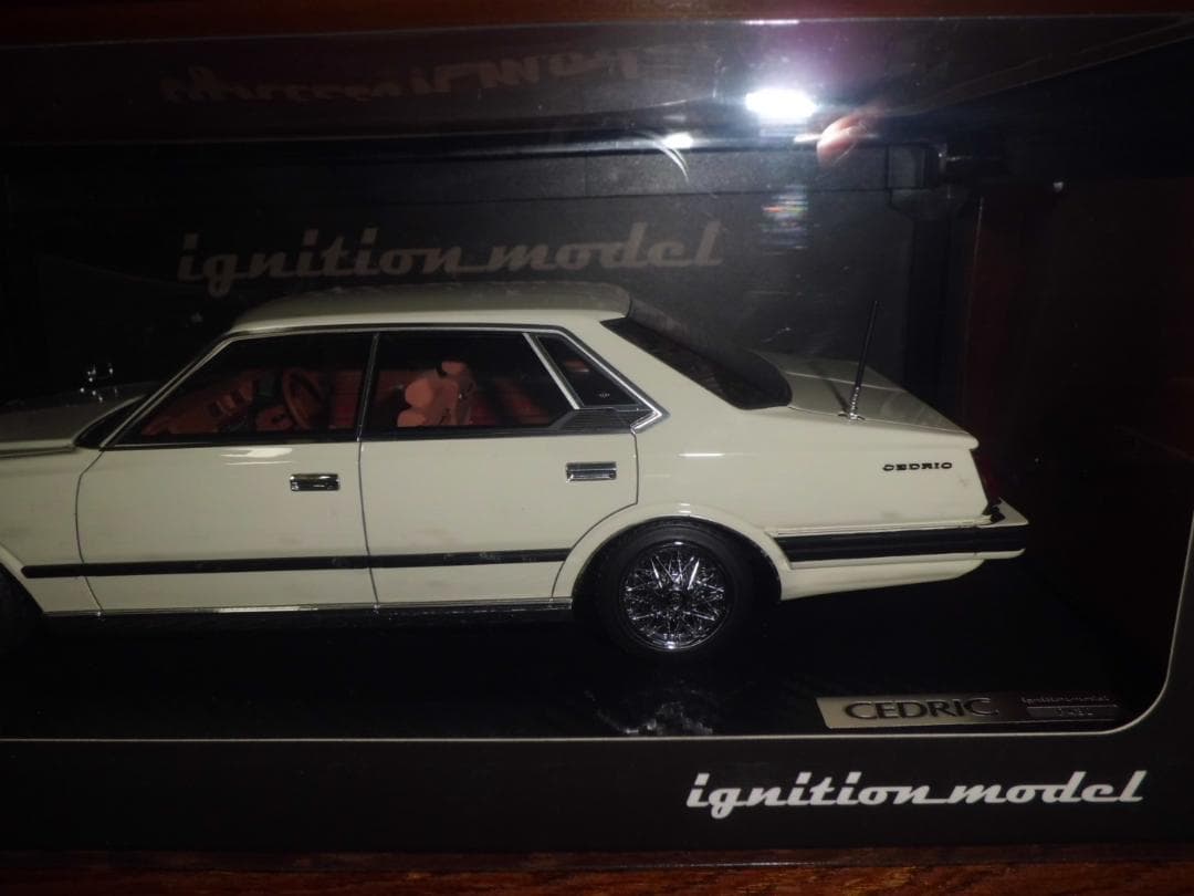 【現状品】1/18 イグニッションモデル セドリック P430 4ドアHT
