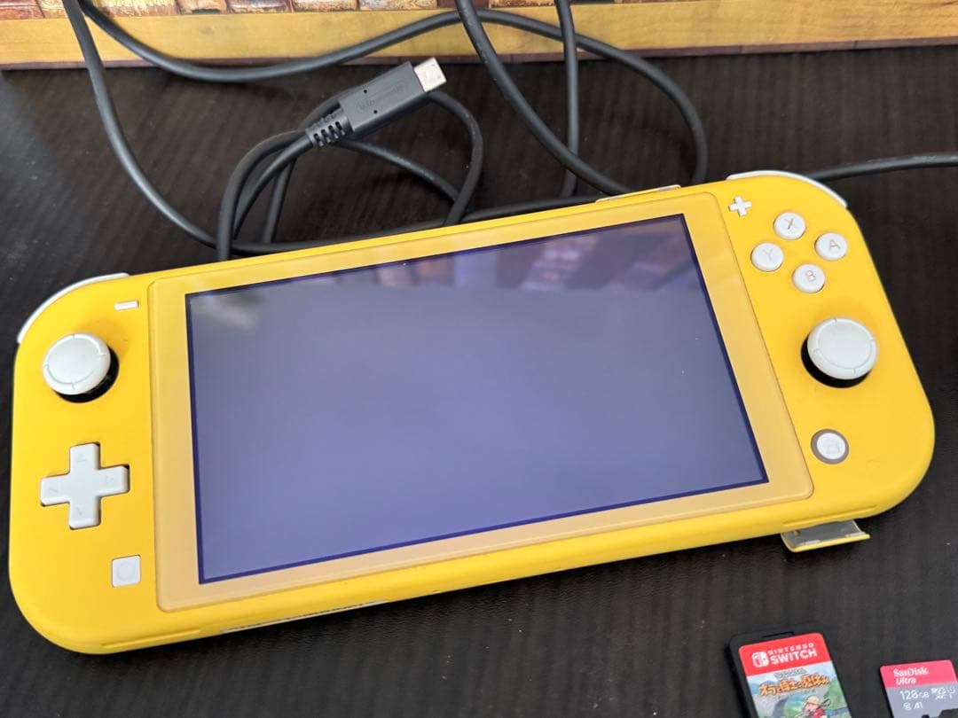 ロンジー　Switch Lite イエロー本体SDカードソフト