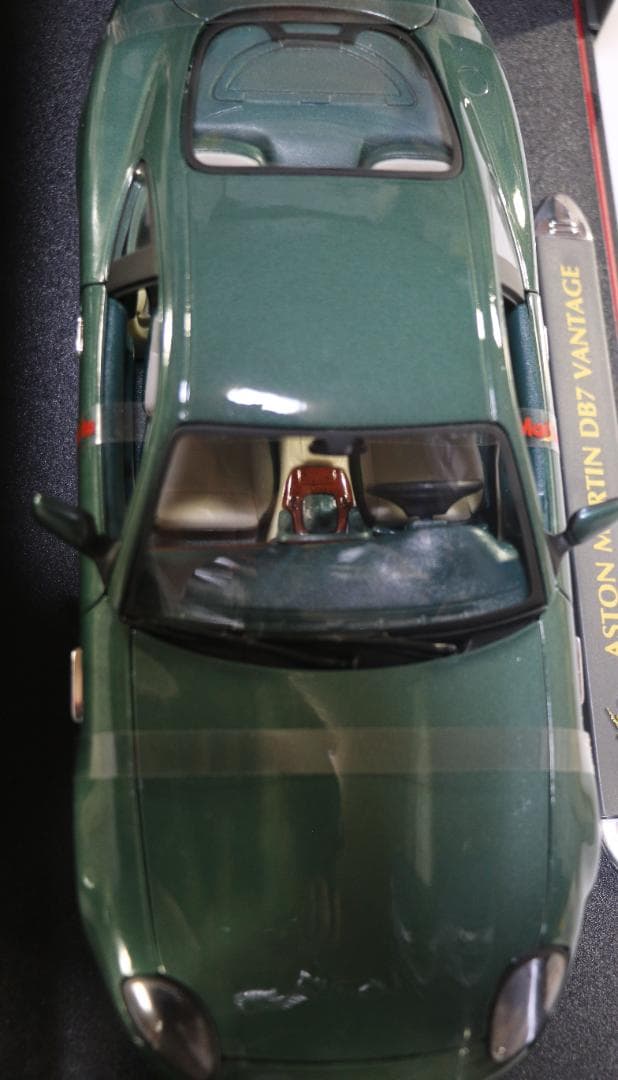 MAISTO製 アストン・マーチンDB7 バンテージ　1/18 　中古品