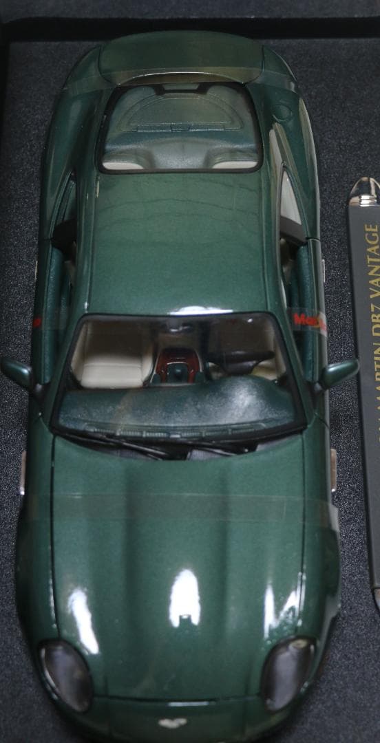 MAISTO製 アストン・マーチンDB7 バンテージ　1/18 　中古品