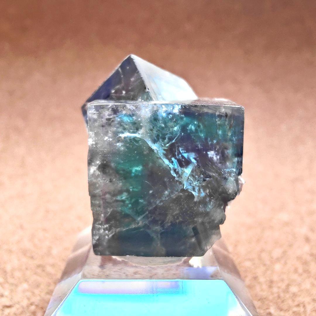 Rainbows End Pocket産フローライト 天然石 鉱物 原石