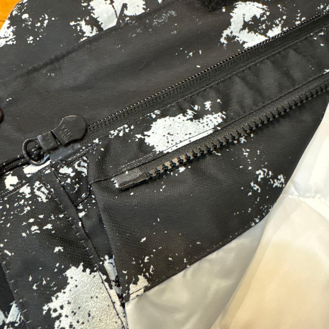 コロンビア　Columbia フード付きアウターウェア 黒白　インナーダウン