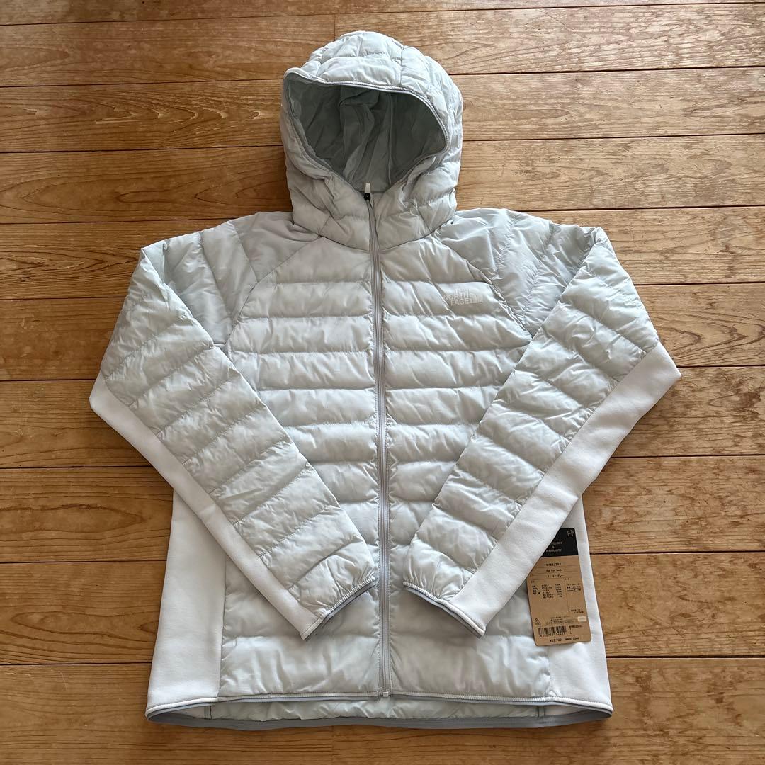 新品未使用タグ付き♪ ザ・ノース・フェイス　レッドランフーディ レディース