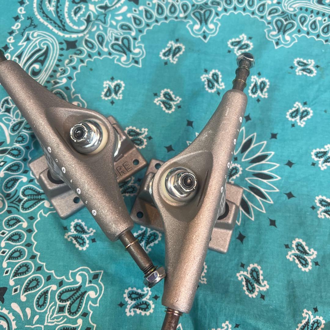 ベンチャー　スケートボード トラック シルバー5.6