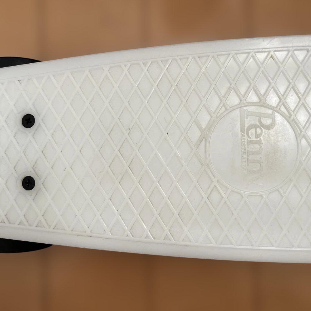 Penny ペニー　スケートボード 22インチ　ホワイト 蓄光 クルーザータイプ