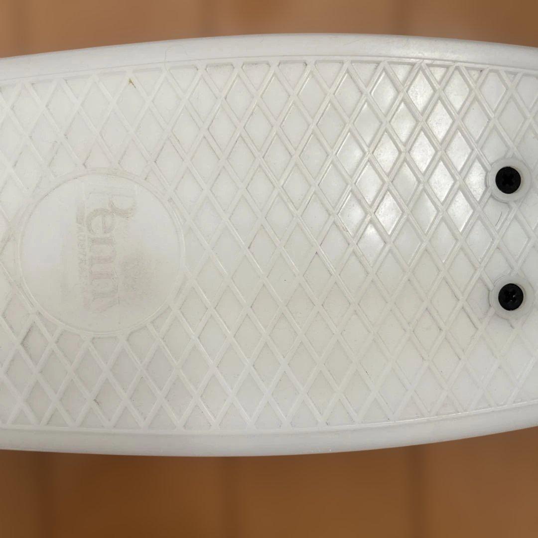 Penny ペニー　スケートボード 22インチ　ホワイト 蓄光 クルーザータイプ