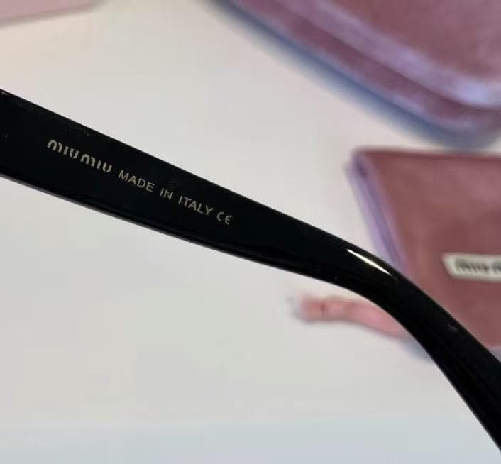 【美品】 サングラス 2895 ブラック ゴールドロゴ 付属品完備 nn