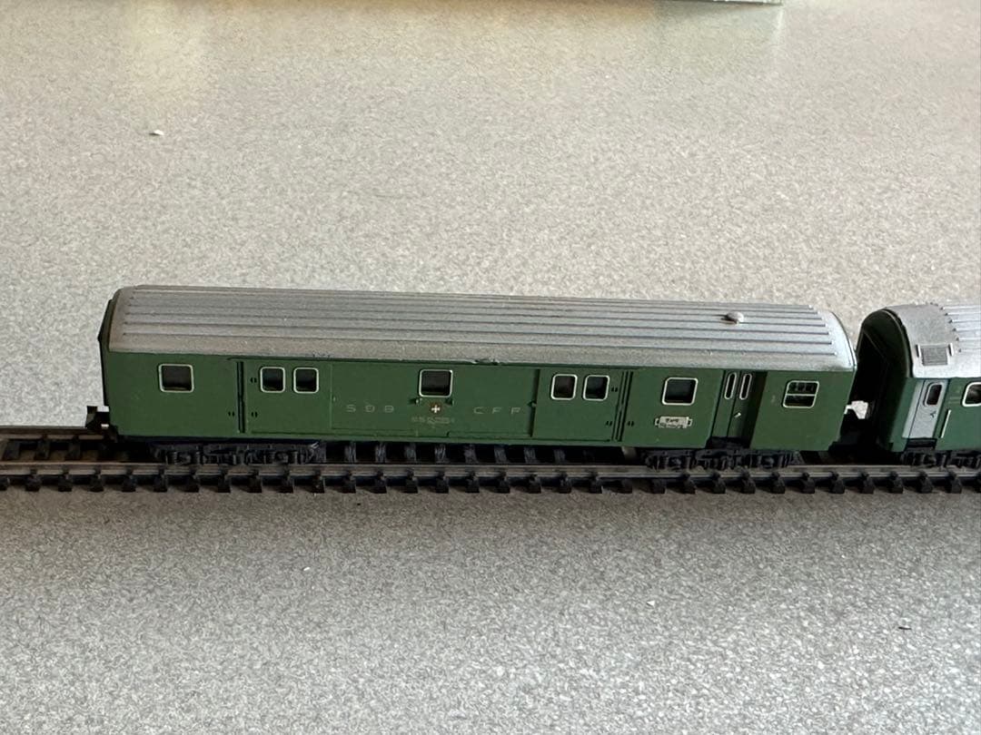 MINITRIX Nゲージ スイス急行客車と貨物車 5両セット