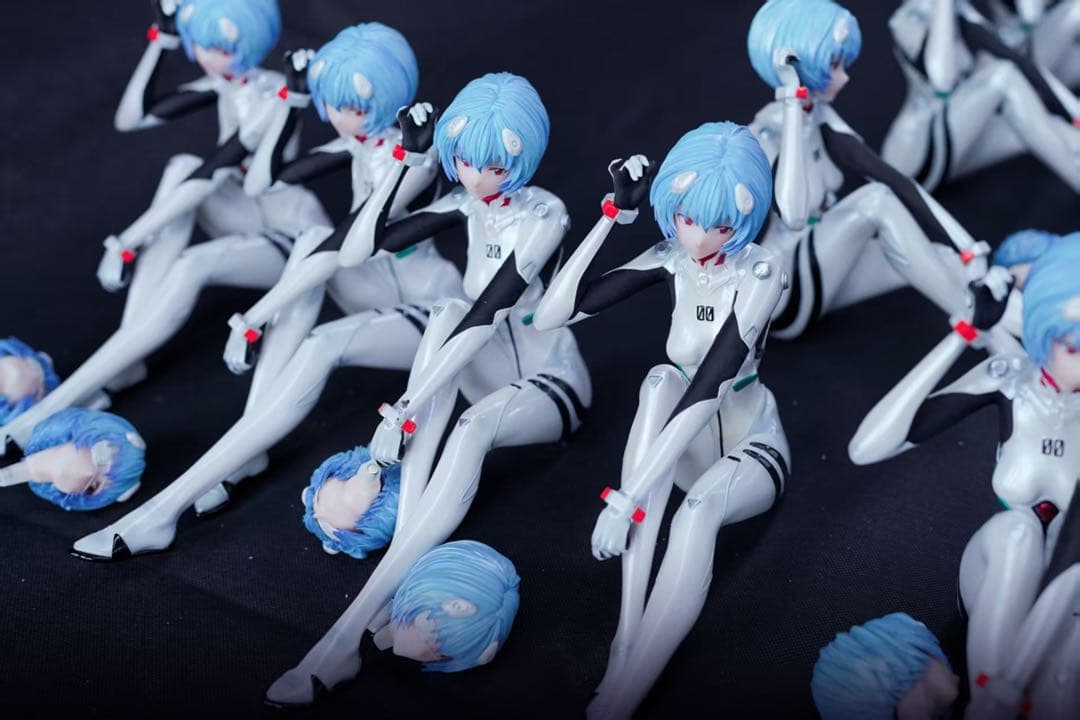 綾波レイ　フィギュア　エヴァンゲリオン