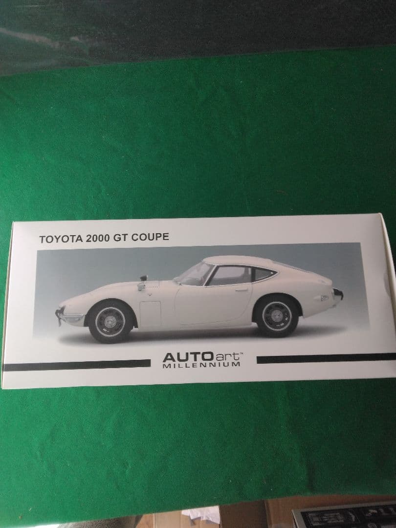 ミニカー TOYOTA 2000 GT COUPE 1/18 AUTOart