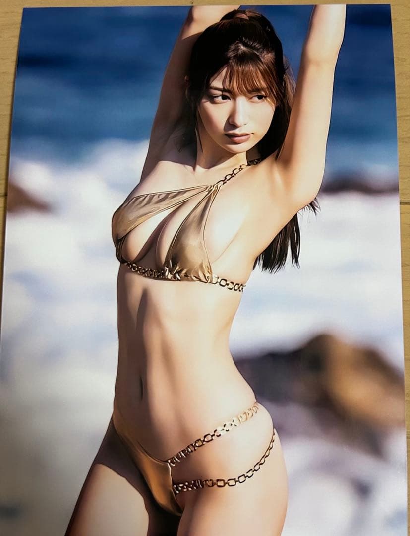【値下げ交渉可】雪平莉左　2l版生写真　200枚