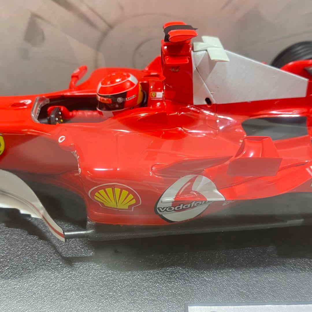 HotWheels Racing F2005 ミハエル・シューマッハ 1:18