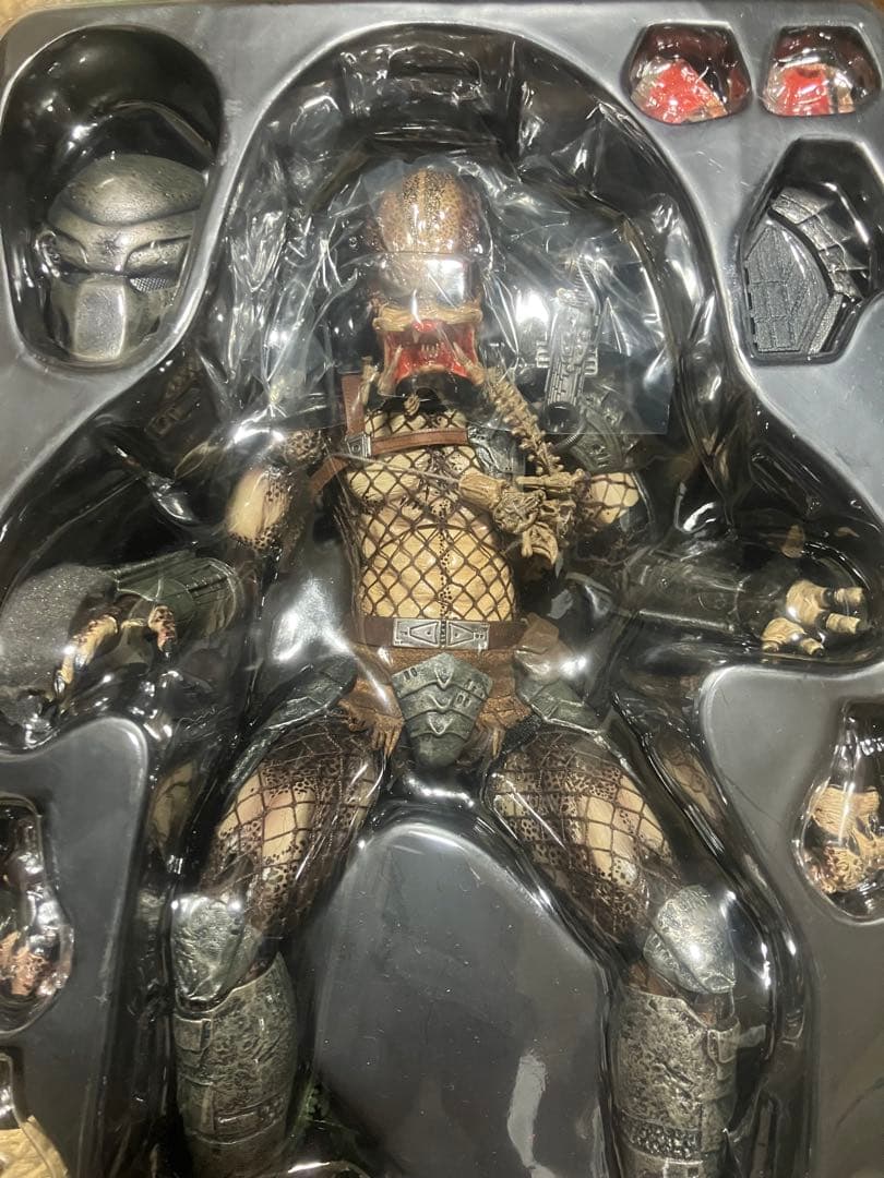 美品ホットトイズ　ジャングルハンタープレデター