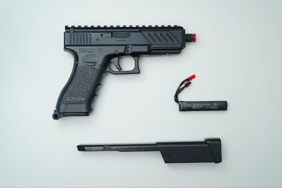 東京マルイ G18C グロック18C 電動ハンドガン　バッテリー　多弾セット