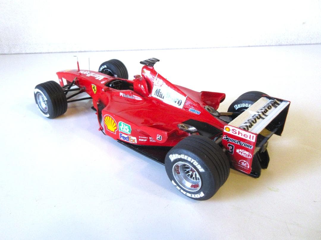 特価 TAMEO (1/24) フェラーリ F1-2001
