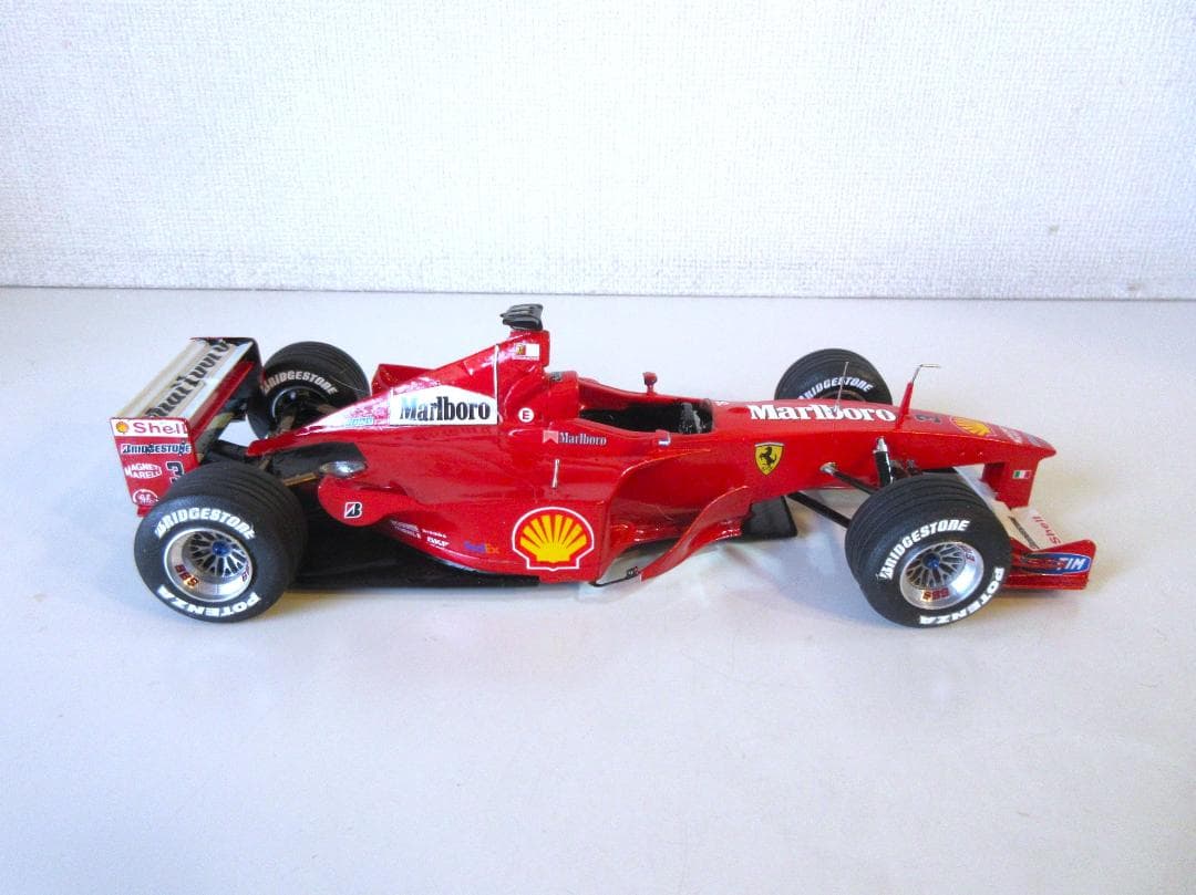 特価 TAMEO (1/24) フェラーリ F1-2001