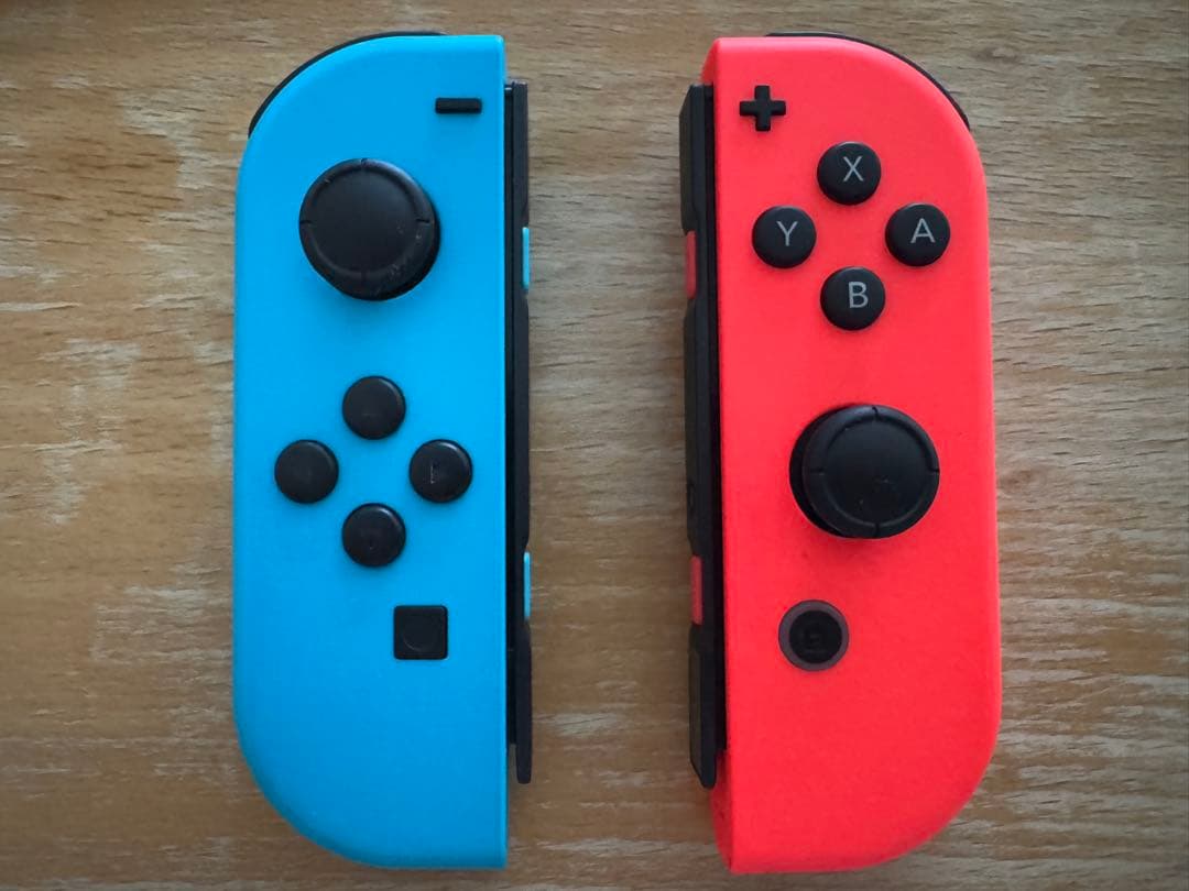 Nintendo Switch 本体 青と赤のJoy-Con、純正プロコン付き