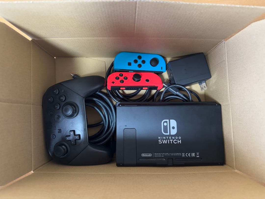 Nintendo Switch 本体 青と赤のJoy-Con、純正プロコン付き