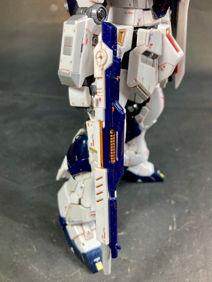 RG νガンダム 全塗装済完成品