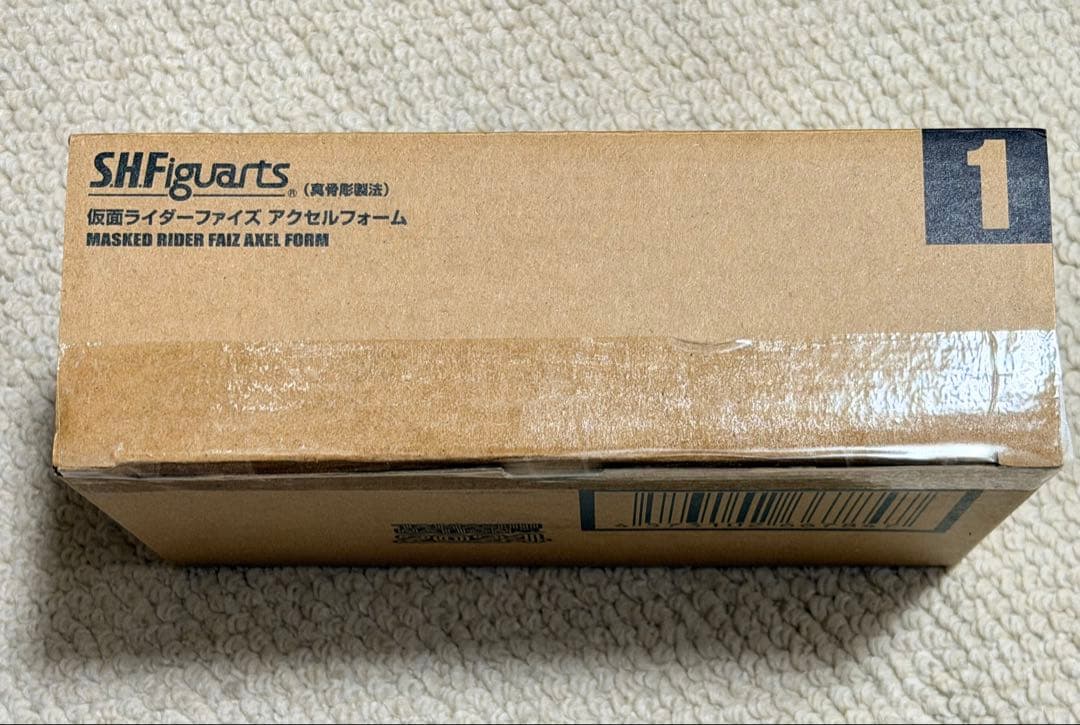 輸送箱新品未開封　真骨彫製法　仮面ライダーファイズアクセルフォーム