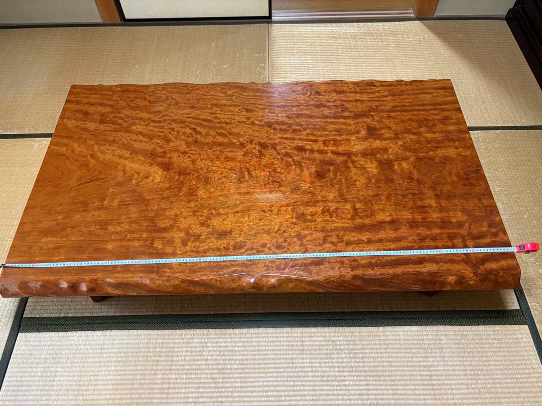 天然木（屋久杉かも）一枚板のテーブル　約152cm x 99cm