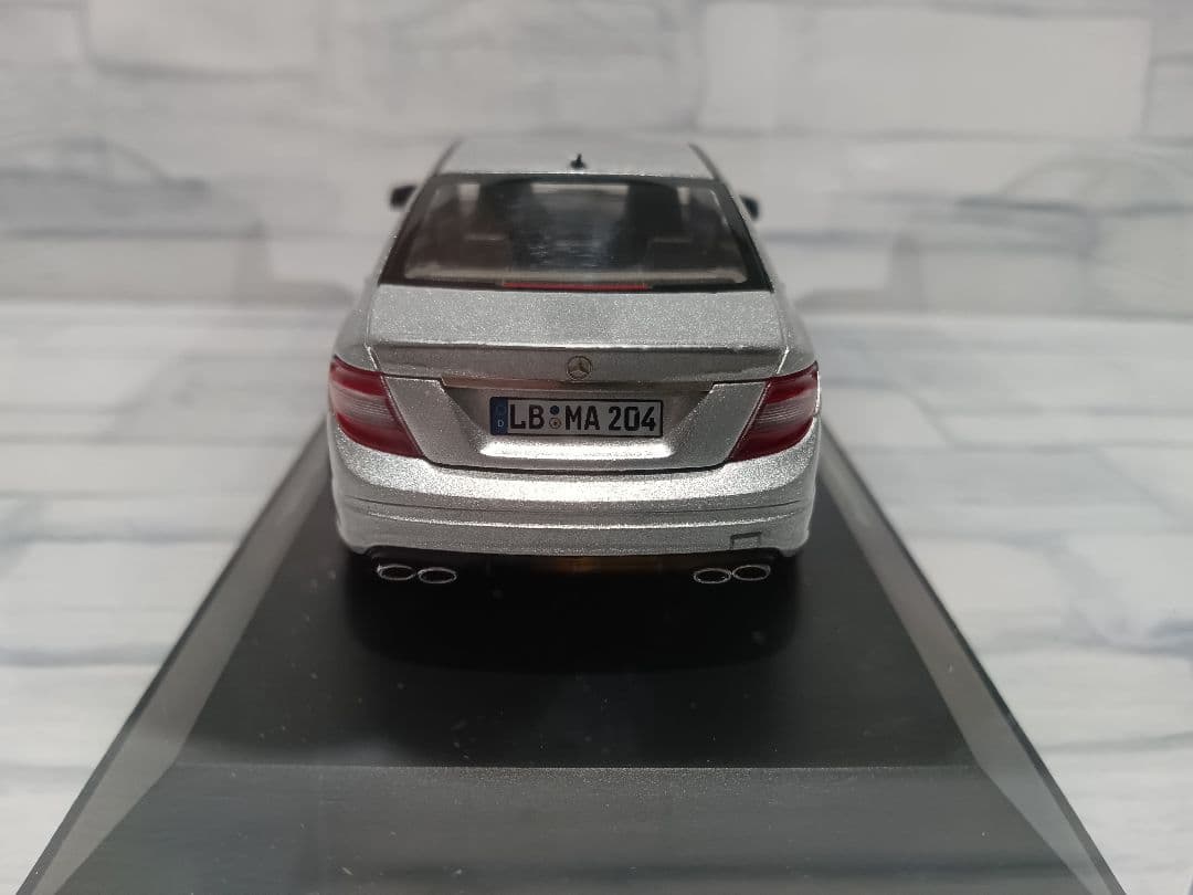1/43 メルセデスベンツ　C63 AMG Cクラス　W204 ミニカー