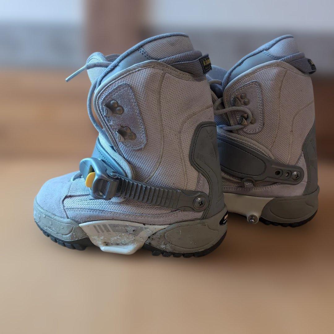 Kissmark Network スノーボードブーツとボード