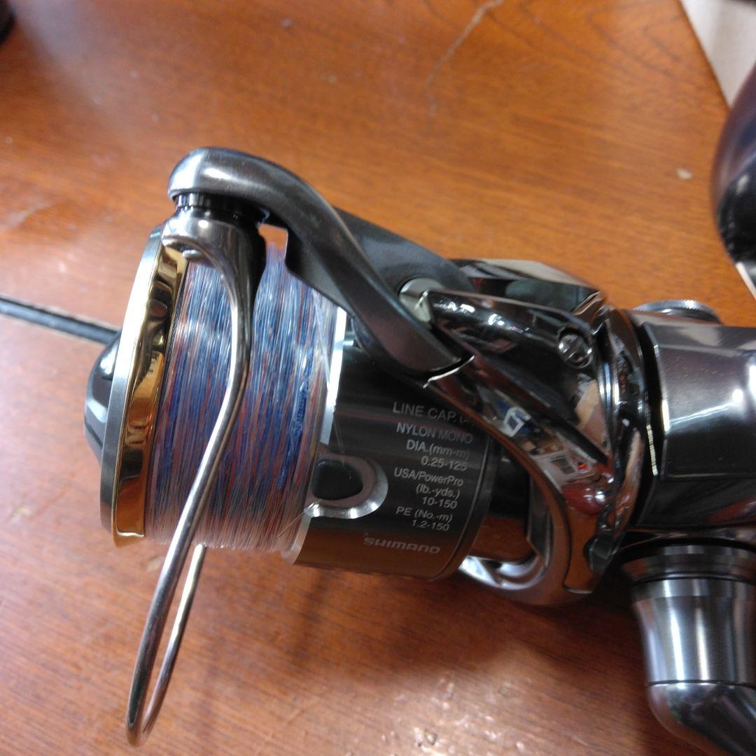 シマノ　18ステラ　美品　3000MHG バス　トラウト、シーバス　根魚