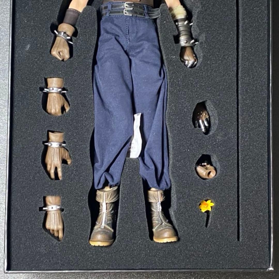 VTS toys クラウド・ストライフ 1/6 アクションフィギュア FF7R