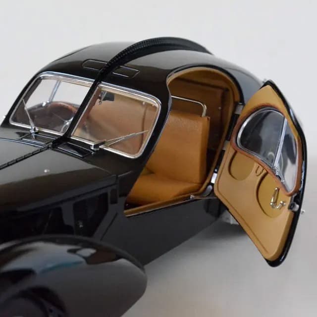 AUTOart 1/18[ 希少品]ブガッティ 57SC アトランティック BL