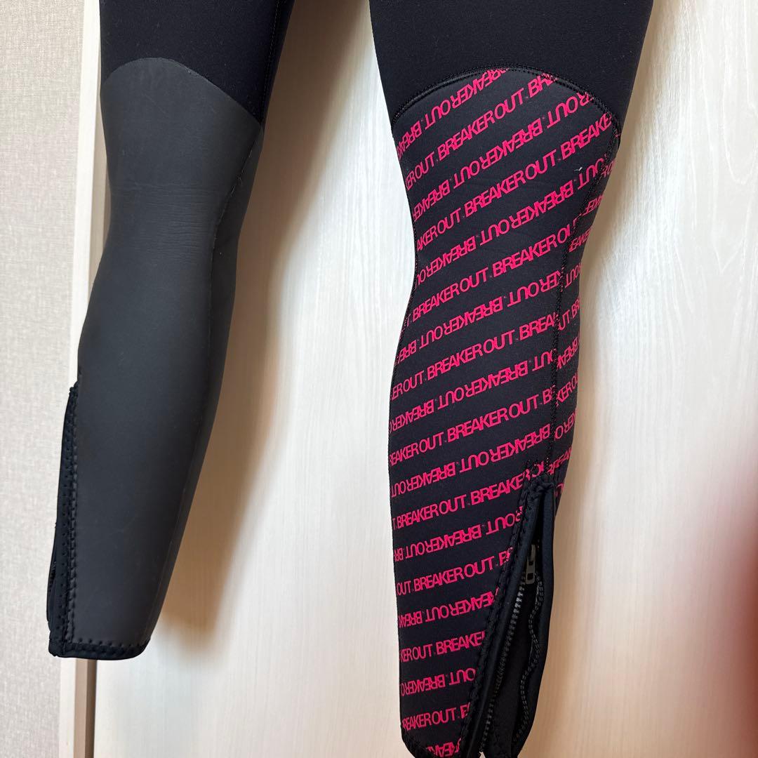 ウェットスーツ　オーダーメイド　レディース　ブレイカーアウト　ハンガー付き