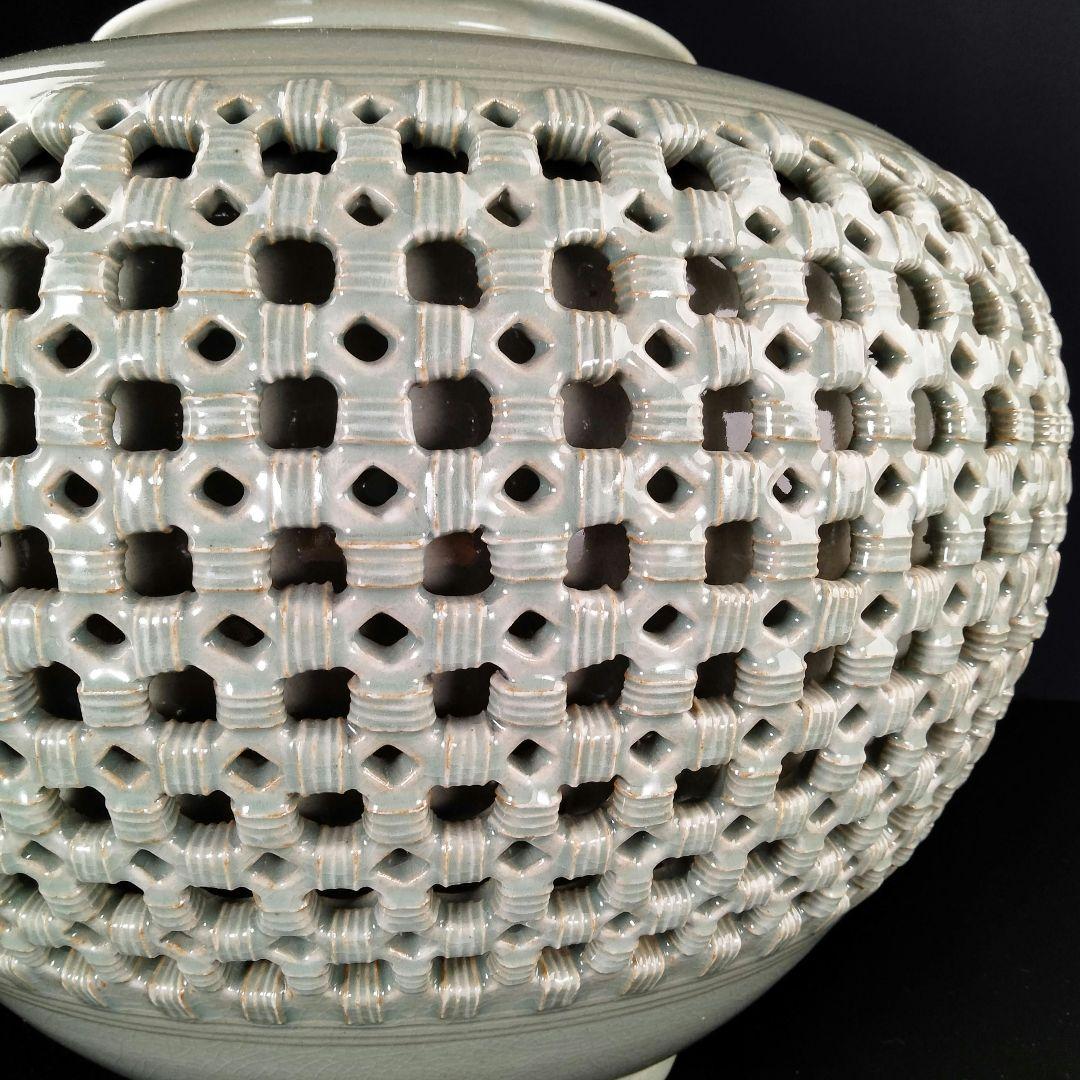 Y913 個展図録品 韓国人間文化財 青坡窯 李段九 高麗青磁二重透彫丸壷