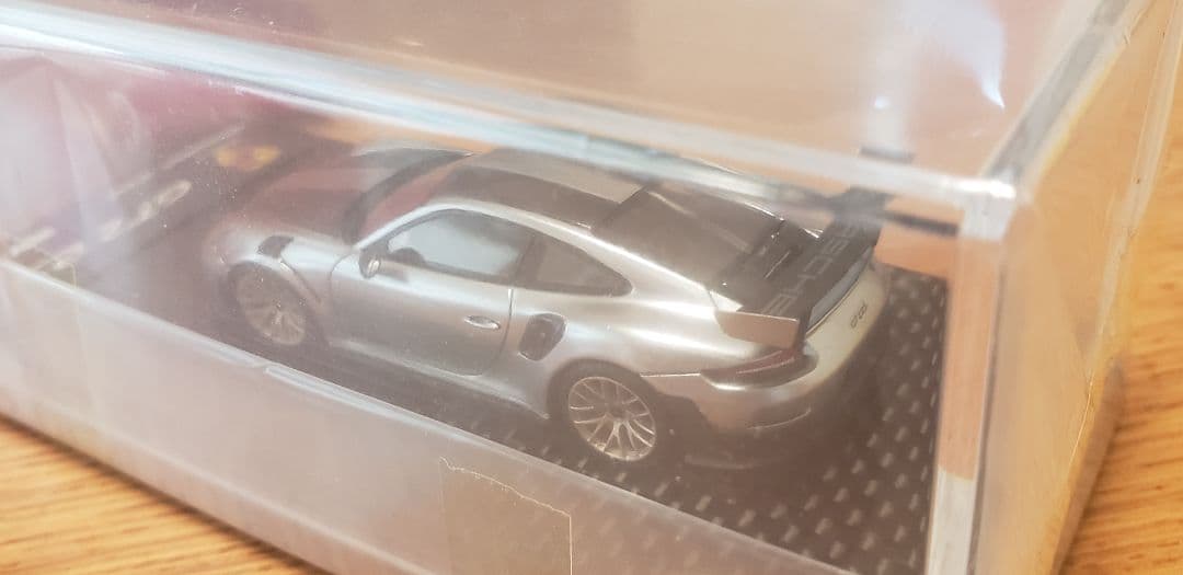 DMH 1/64　ポルシェ 911(991) GT2 RS