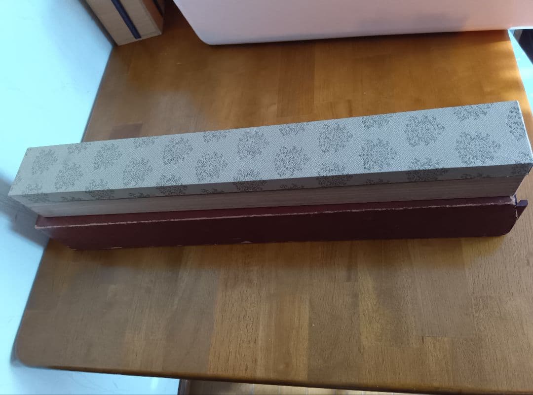 結城素明　題名矢車草　伊勢丹美術部シールあり　二重箱　共箱