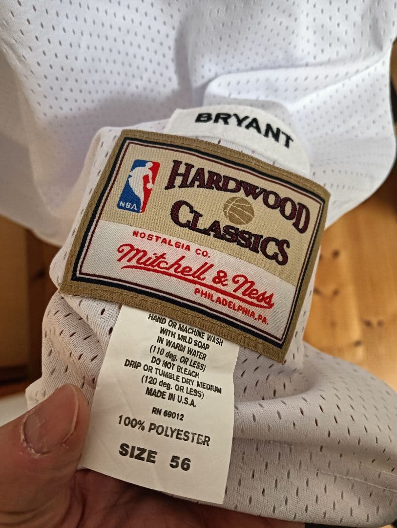 NBA ミッチェルアンドネス　レイカーズ　コービー・ブライアント　刺繍サイン